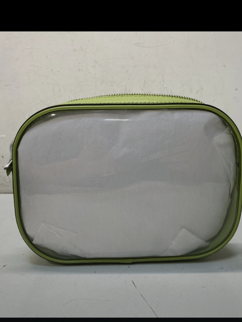 Michael Kors-Jet Set Travel Oval Camera Crossbody Bag (Lime 🍋‍🟩) - Picture 9 of 10